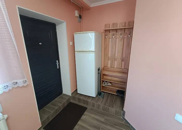 рядом золотий берег *